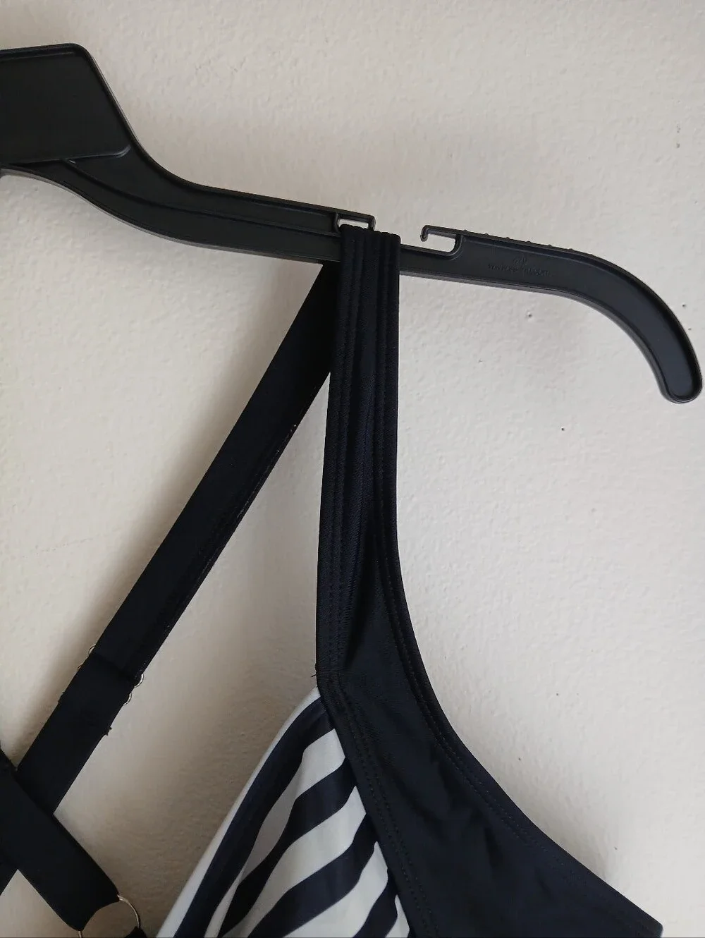 Bloom Chic Swim Top Size 26 Black White